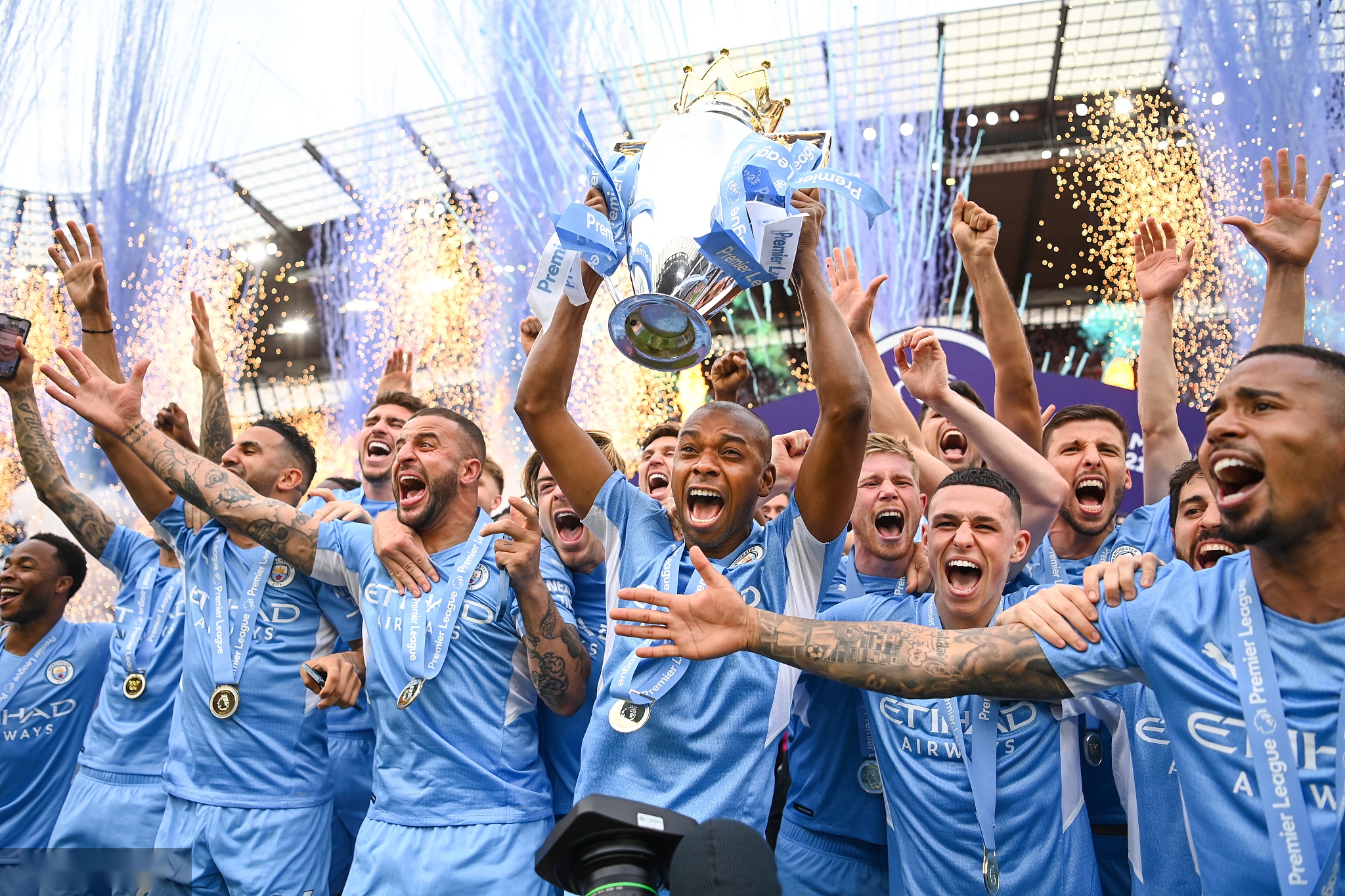 正是年轻球 正是年轻球